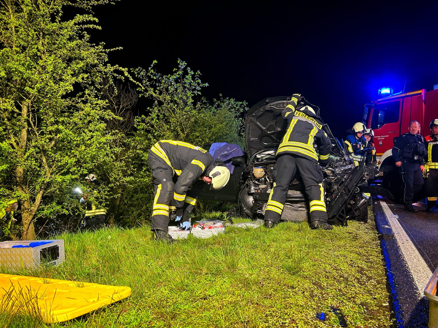 Schwerer Verkehrsunfall Nach Starkregen Auf B54 – ManV-Alarm Auf ...