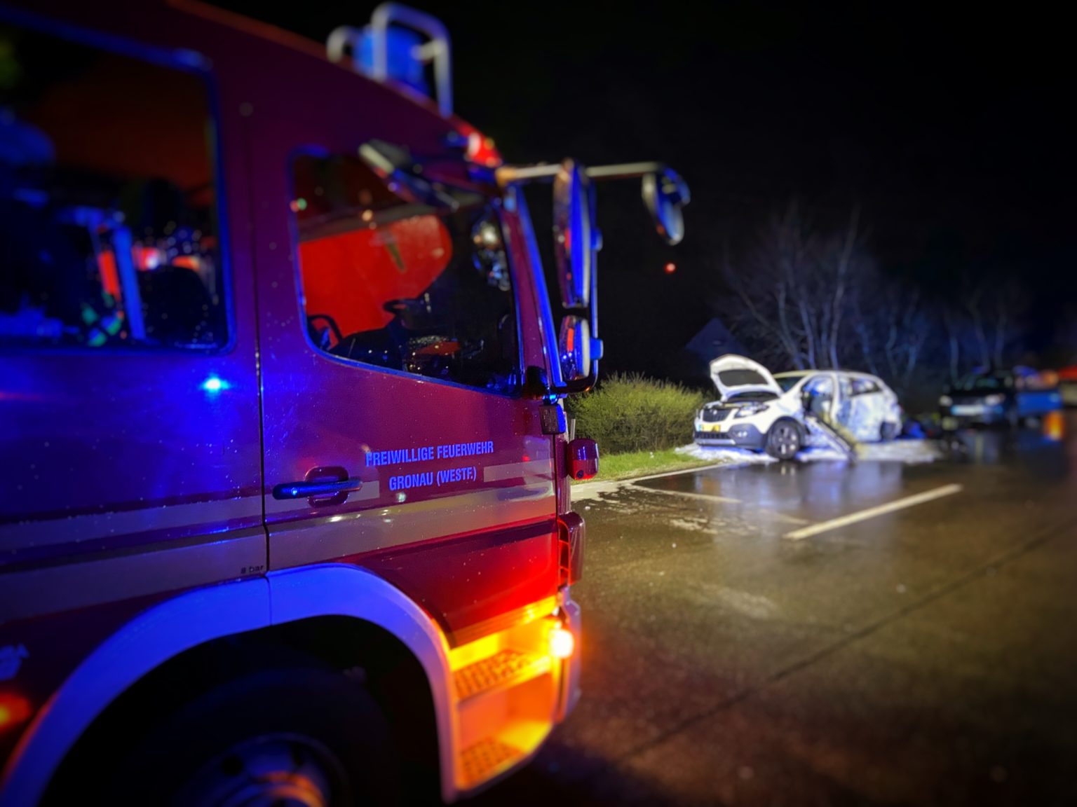 Schwerer Verkehrsunfall Nach Starkregen Auf B54 – ManV-Alarm Auf ...